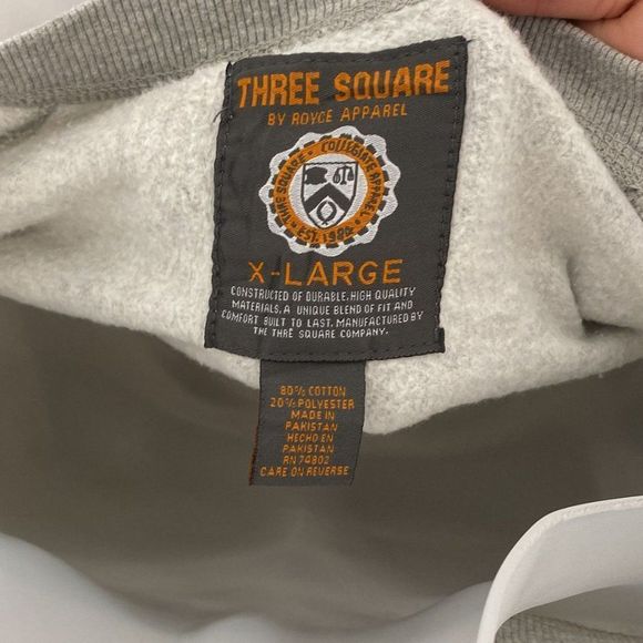 Three Square University of Miami Grey Sweatshirt Size XL - Picture 4 of 4